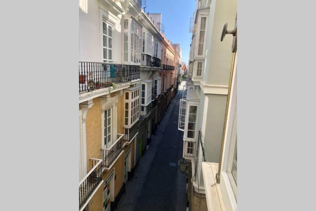 Gatu Premium Villa Libertad, Preferente Mayores De 25 Anos Y Familias Cadiz Luaran gambar
