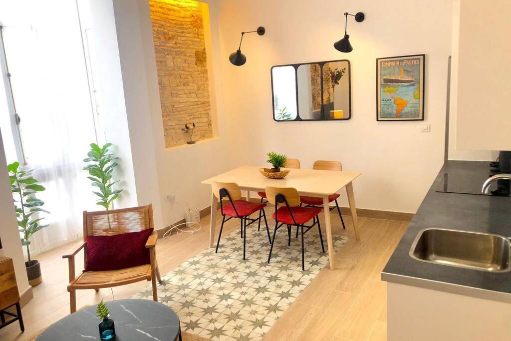 Gatu Premium Villa Libertad, Preferente Mayores De 25 Anos Y Familias Cadiz Luaran gambar