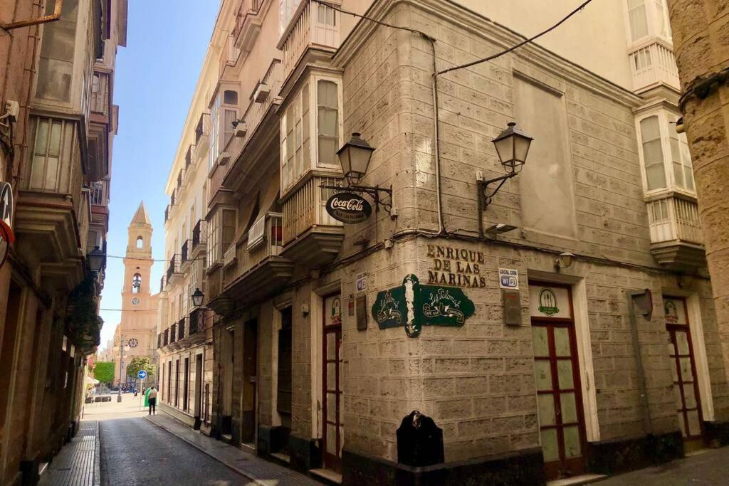 Gatu Premium Villa Libertad, Preferente Mayores De 25 Anos Y Familias Cadiz Luaran gambar