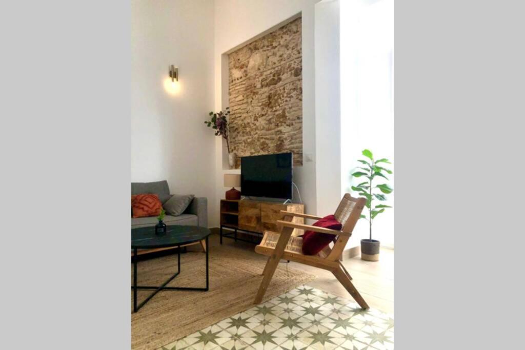 Gatu Premium Villa Libertad, Preferente Mayores De 25 Anos Y Familias Cadiz Luaran gambar