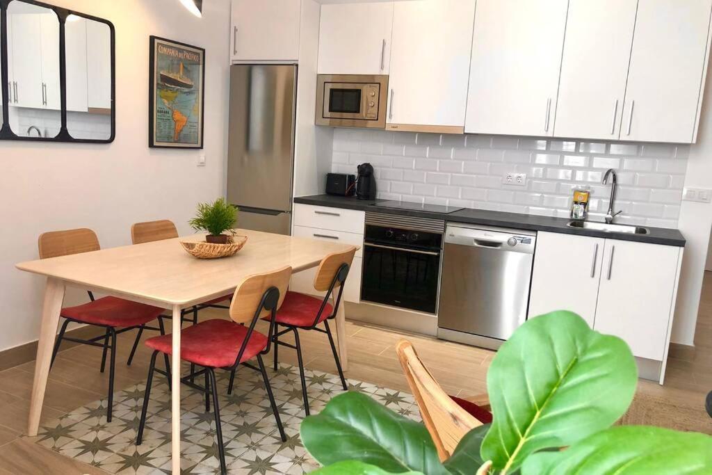Gatu Premium Villa Libertad, Preferente Mayores De 25 Anos Y Familias Cadiz Luaran gambar