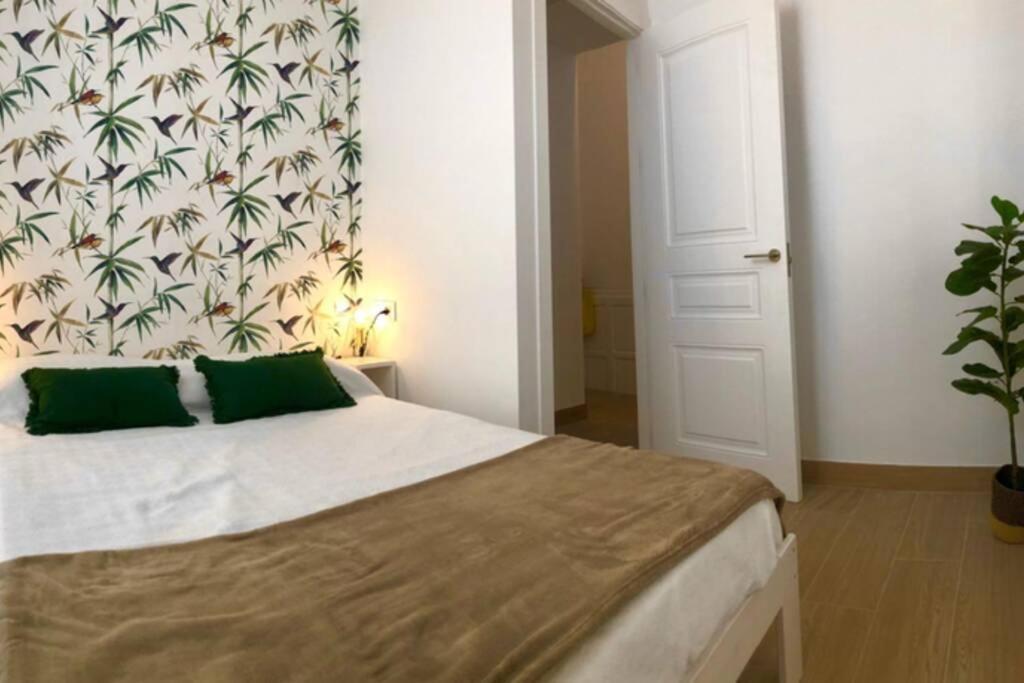 Gatu Premium Villa Libertad, Preferente Mayores De 25 Anos Y Familias Cadiz Luaran gambar