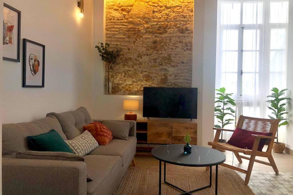 Gatu Premium Villa Libertad, Preferente Mayores De 25 Anos Y Familias Cadiz Luaran gambar